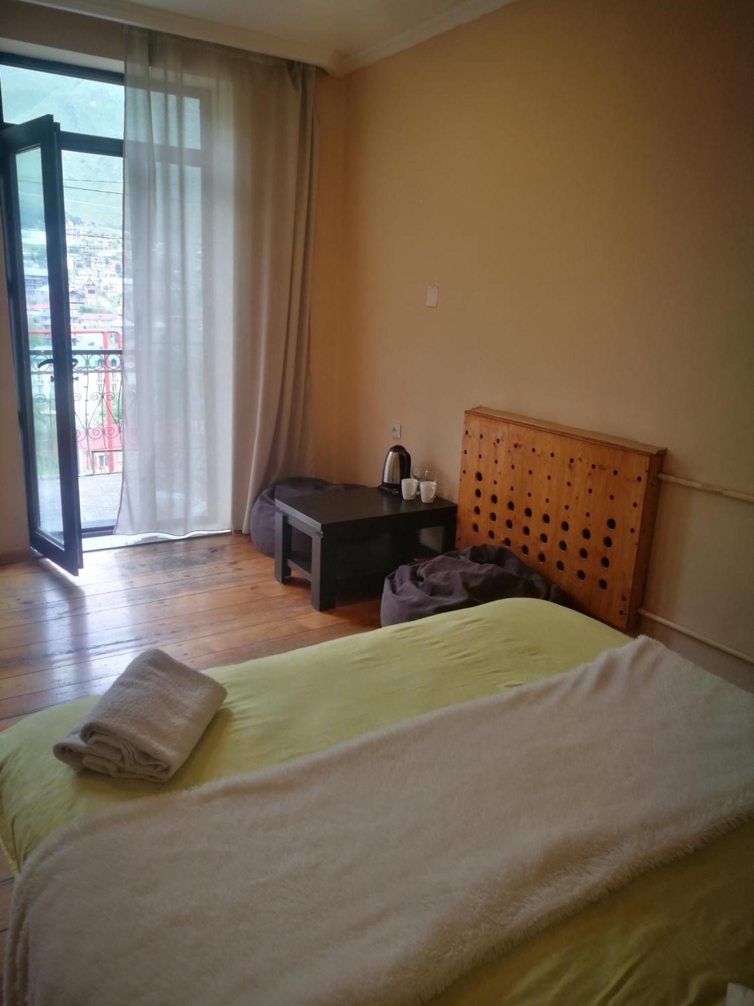 Belas Guesthouse Kazbegi Kültér fotó