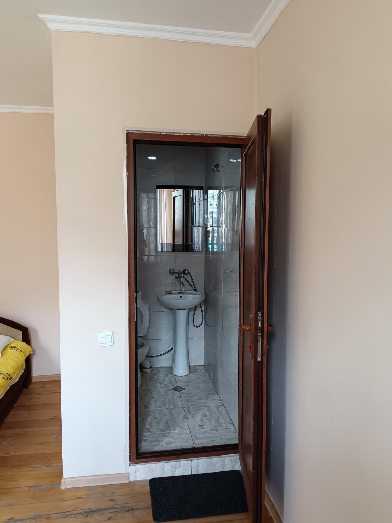 Belas Guesthouse Kazbegi Kültér fotó