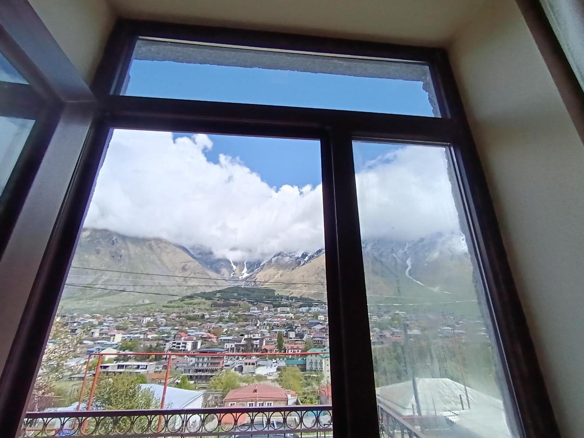 Belas Guesthouse Kazbegi Kültér fotó