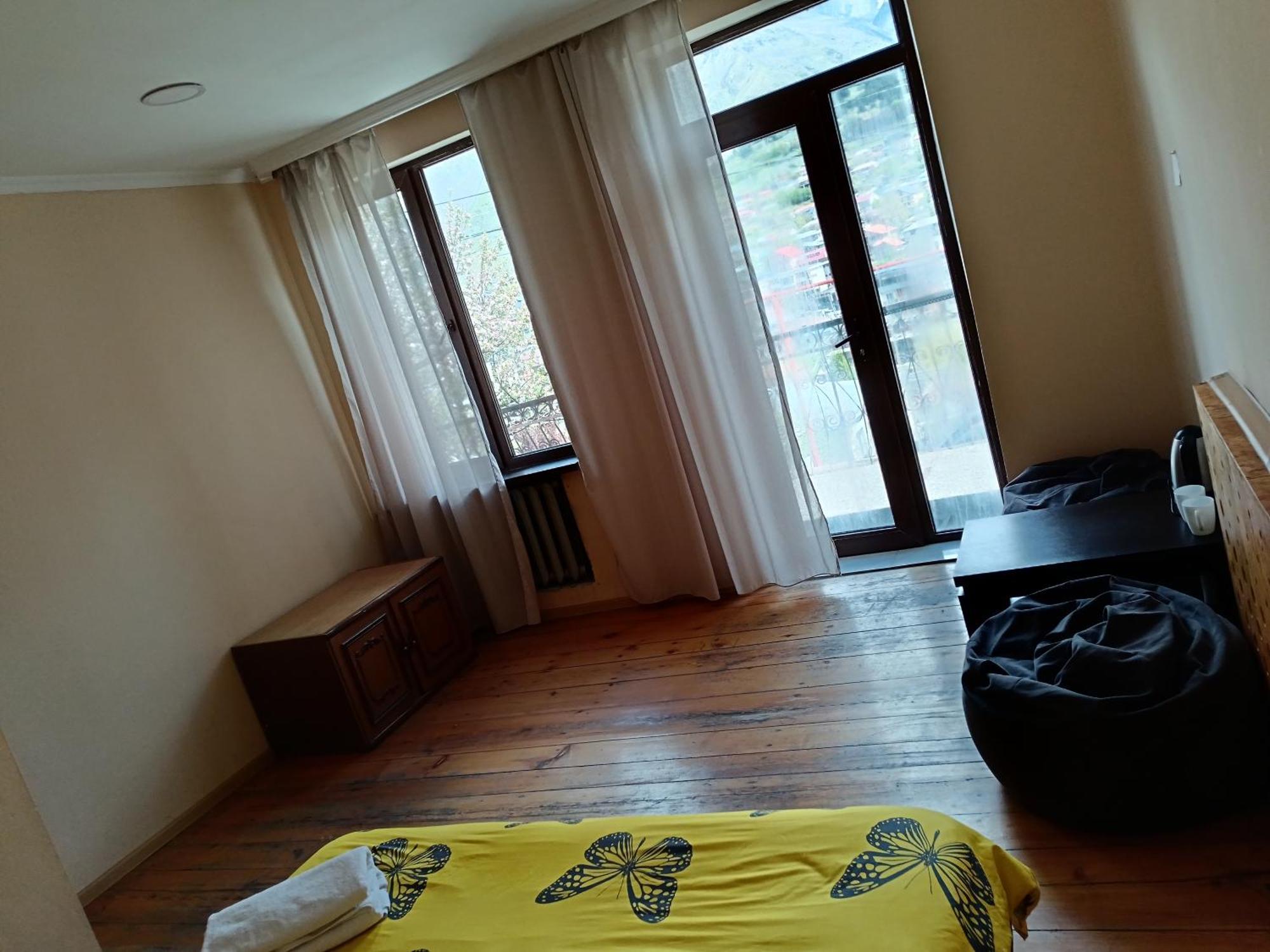 Belas Guesthouse Kazbegi Kültér fotó