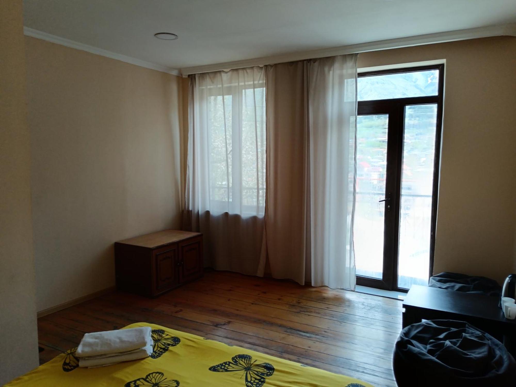 Belas Guesthouse Kazbegi Kültér fotó