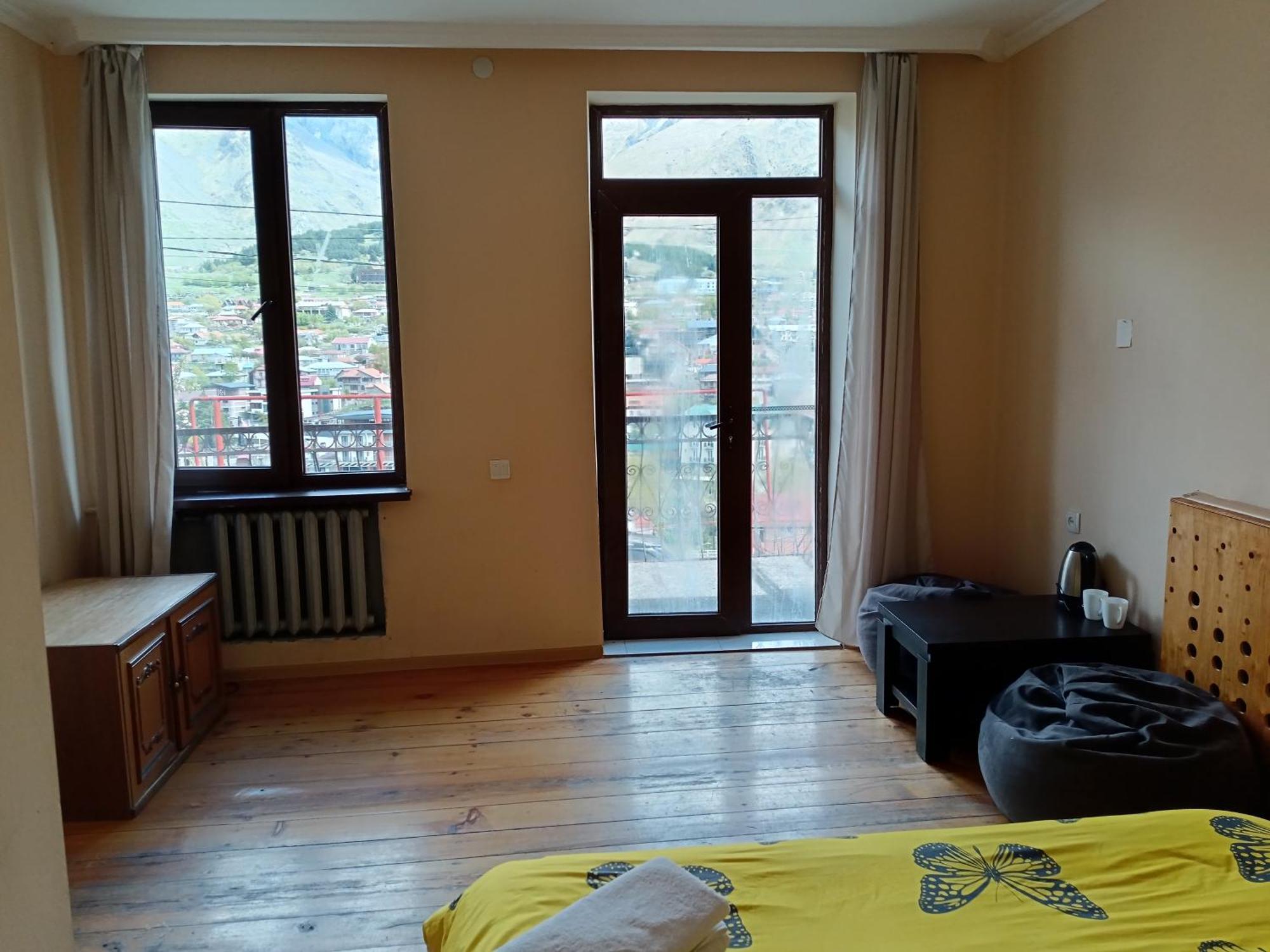 Belas Guesthouse Kazbegi Kültér fotó
