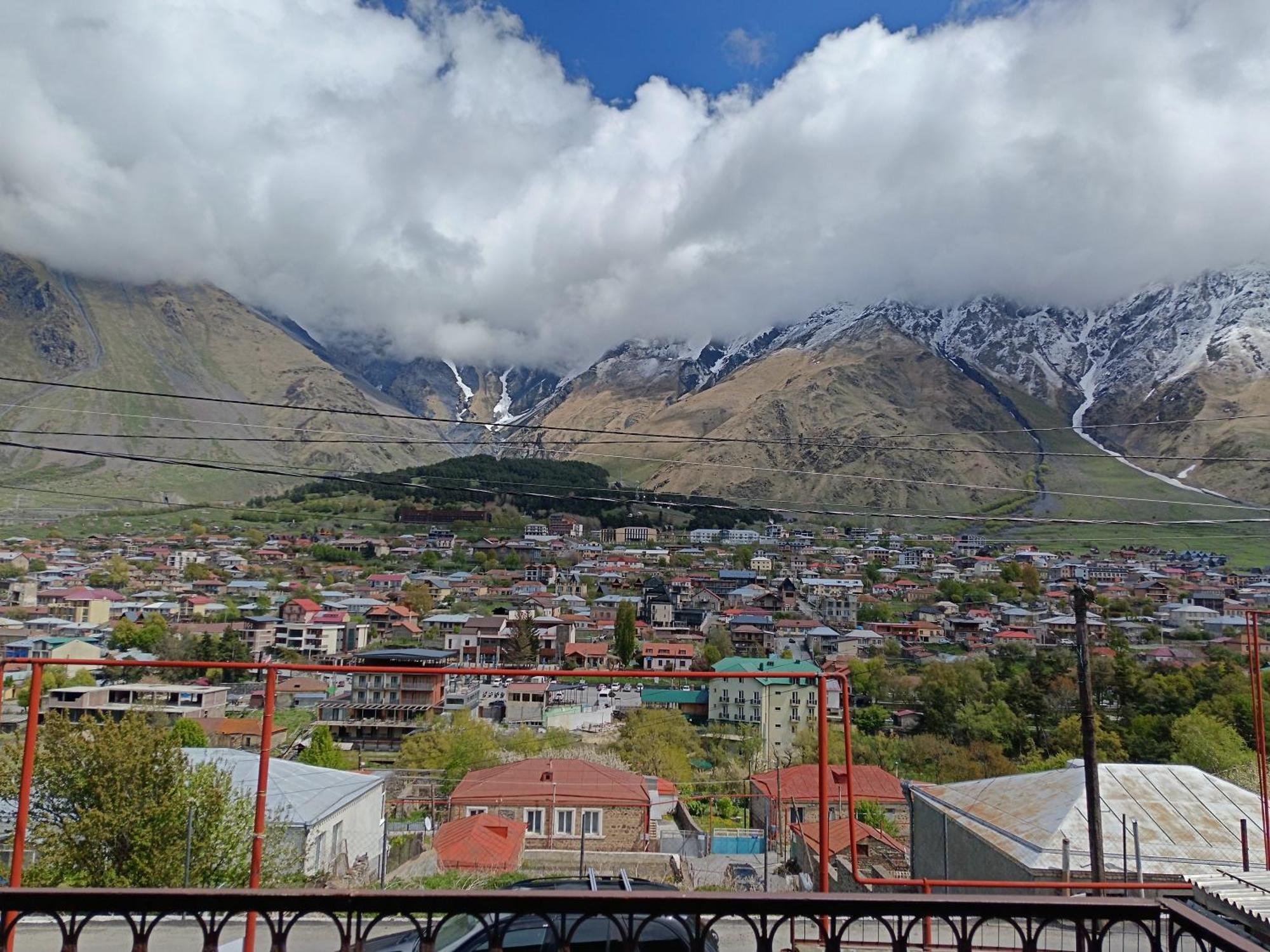 Belas Guesthouse Kazbegi Kültér fotó