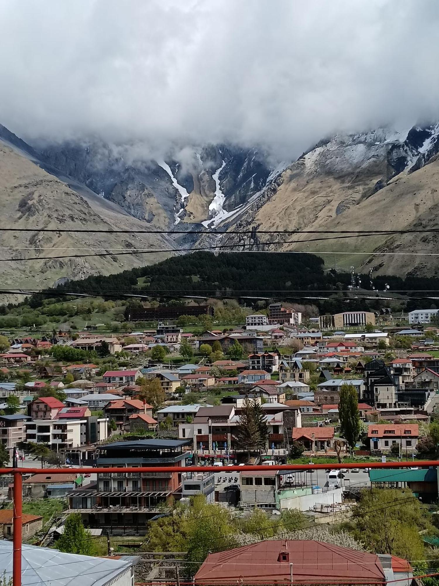 Belas Guesthouse Kazbegi Kültér fotó