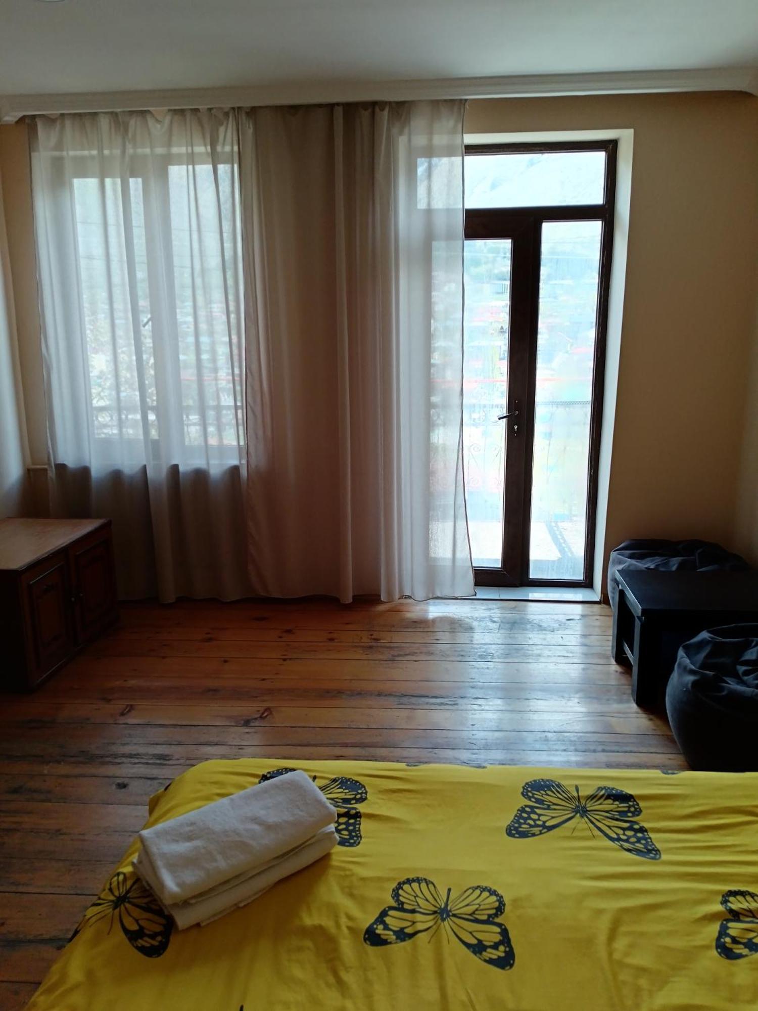 Belas Guesthouse Kazbegi Kültér fotó